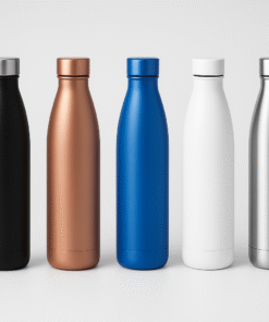 Garrafa/squeeze em aço inox com parede dupla e tampa com sistema de vácuo (térmico). Capacidade de 500 mL.