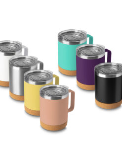 Caneca térmica em aço inox com parede dupla isolada à vácuo, alça lateral em inox na cor do produto, base em cortiça.
