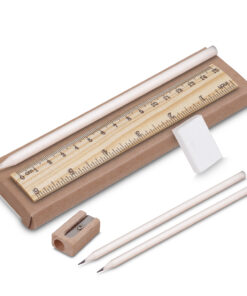 Kit escritório ecológico com 3 lápis de bambu, régua, apontador e borracha, todos organizados dentro de um estojo de papel kraft personalizável.