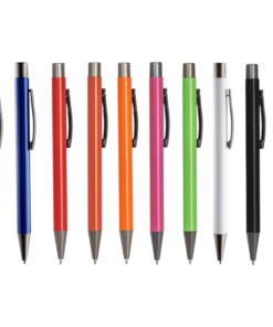 Caneta metálica personalizada para brinde corporativo com personalização de logo.