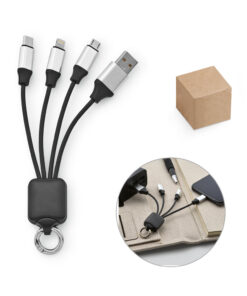 Cabo 4 em 1 personalizado e sustentável com múltiplos conectores (USB-C, Lightning, Micro-USB) e argola de metal, exibido ao lado de sua embalagem de papel kraft.
