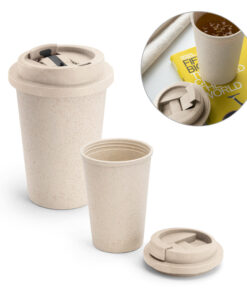 Copo de viagem ecológico em fibra de bambu na cor bege, com a tampa aberta e fechada ao lado, mostrando seu interior.