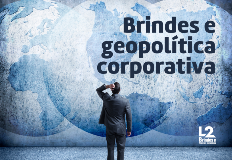 Mãos trocando um presente, representando o uso de brindes diplomáticos na estratégia de negócios.