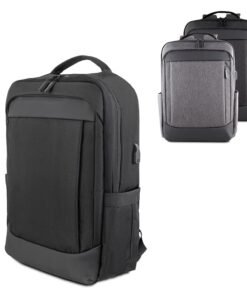 Mochila preta para notebook personalizada com conector USB e alça para mala de viagem, ideal para brinde corporativo.