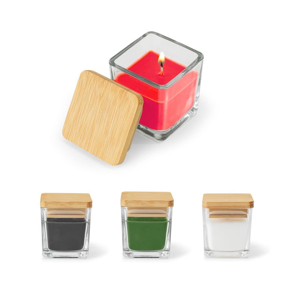vela-aromatica-personalizada-bambu-brinde-corporativo Vela aromática personalizada para brinde corporativo, em copo de vidro quadrado com tampa de bambu e logo de empresa aplicado.
