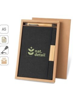Kit onboarding sustentável com caderno A5 reciclado e caneta de bambu em caixa kraft